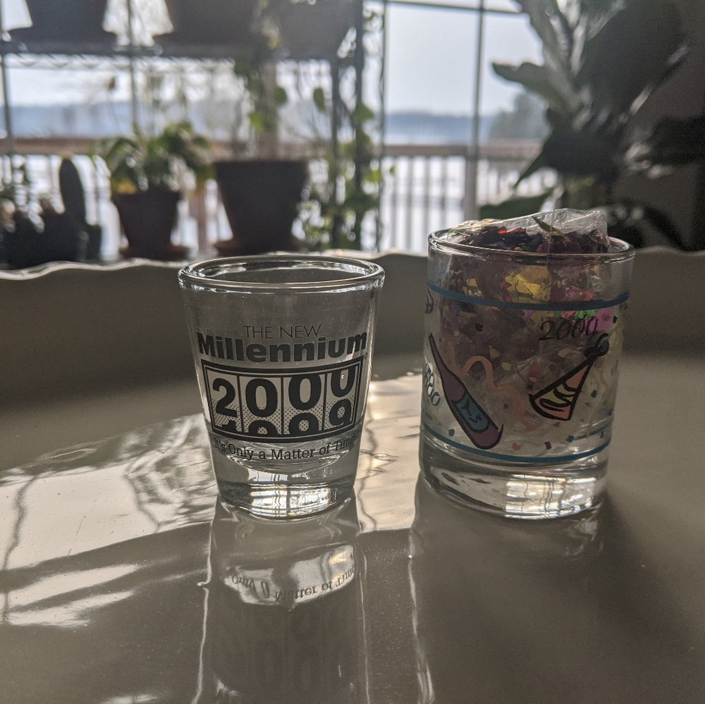 Millennium Shotglass Set Y2K
